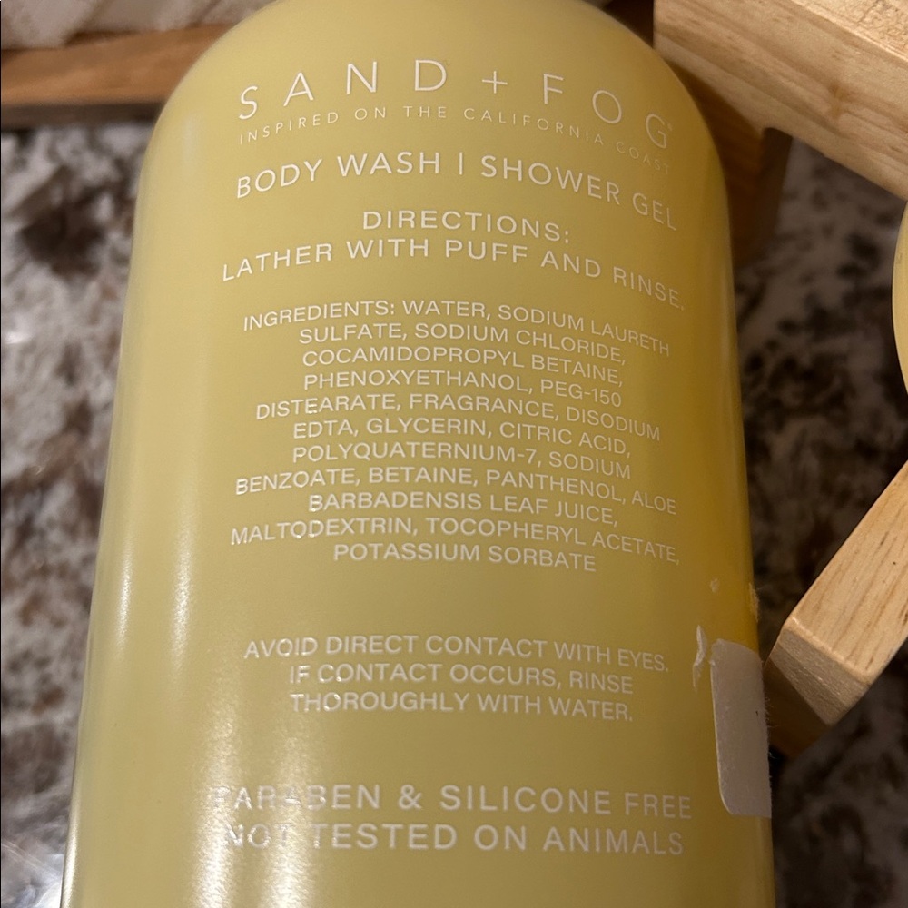 New!! Sand + Fog Banana Crème 32 oz Body Wash, vanilla cake Body Butter 8.47 oz - Picture 3 of 3